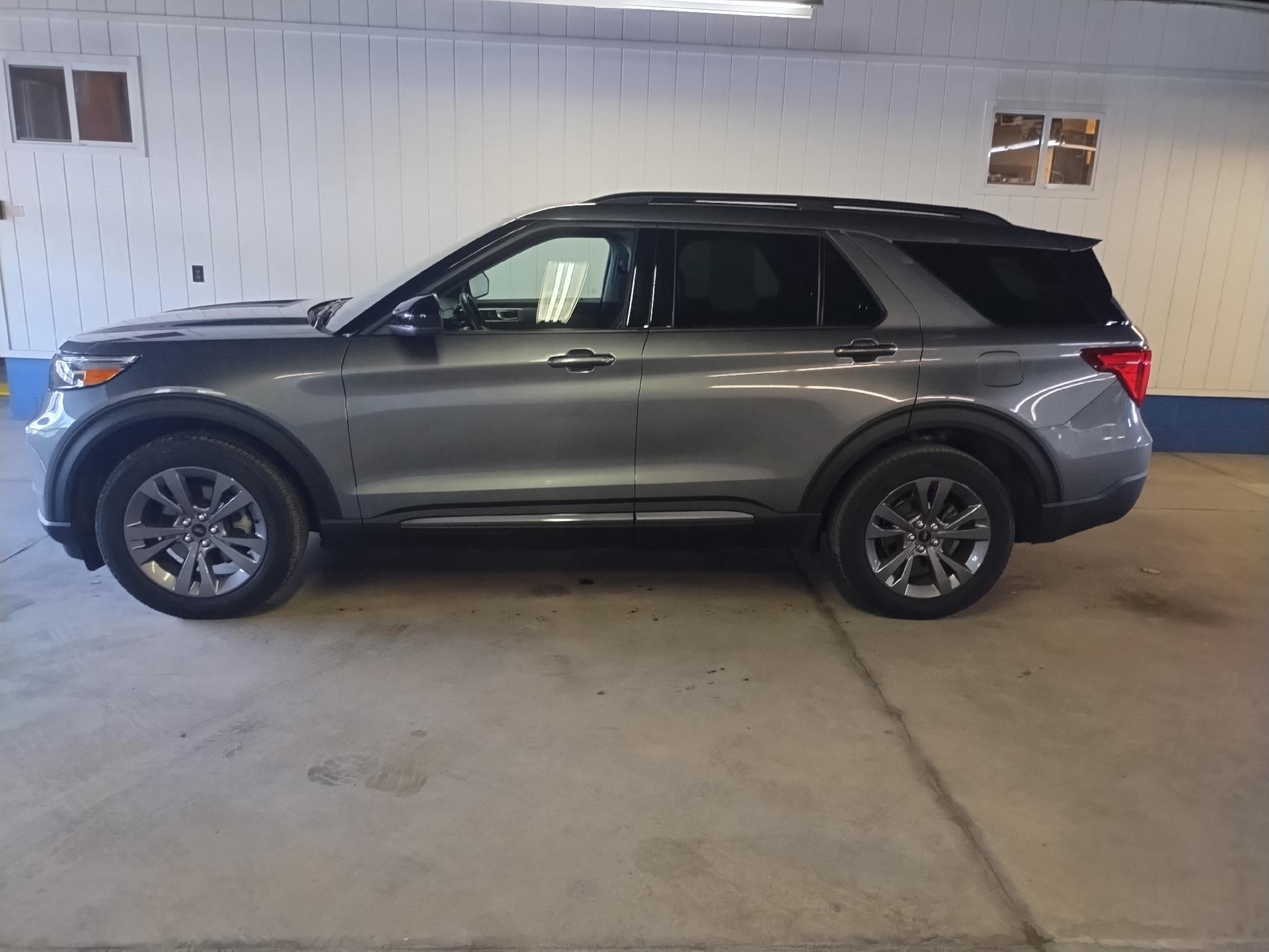 2023 Ford Explorer XLT 4WD