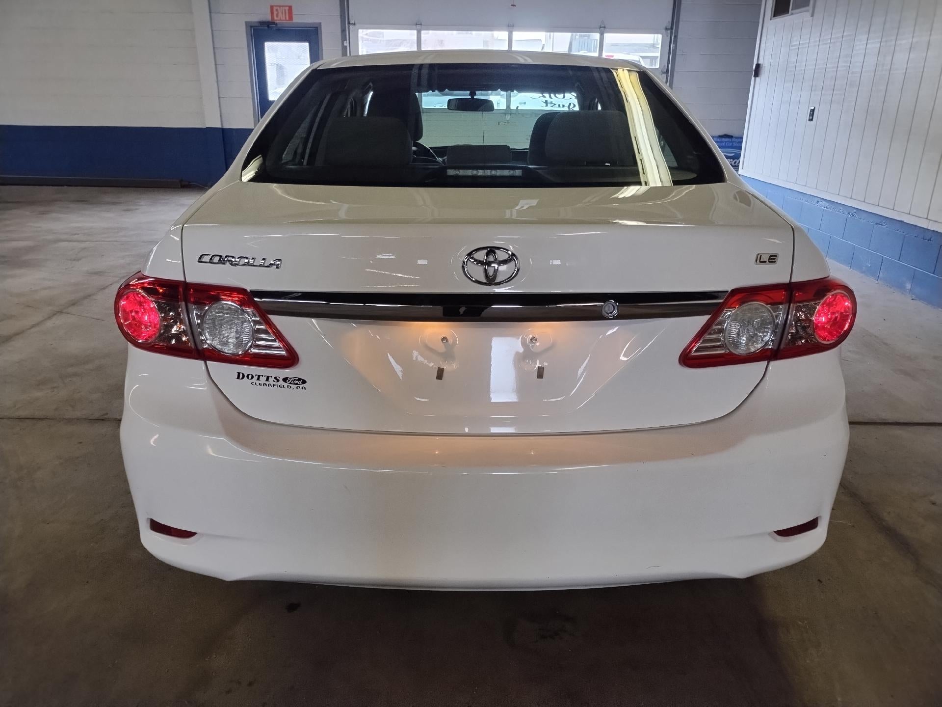2012 Toyota Corolla 4dr Sdn Auto LE (Natl)