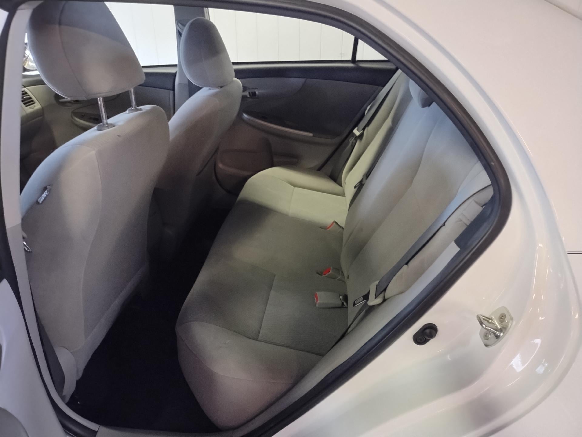 2012 Toyota Corolla 4dr Sdn Auto LE (Natl)